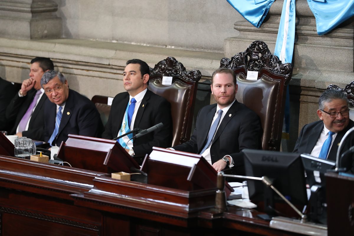 Sesión solemne donde participó el presidente Jimmy Morales y donde tomó la presidencia del Congreso Álvaro Arzú Escobar.
