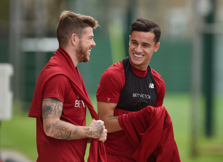 El mediocampista brasileño Coutinho se integró a los entrenamientos del Liverpool y se prepara para debutar en la Premier League. (Foto Prensa Libre: cortesía Liverpool)