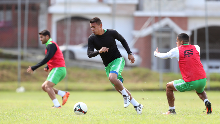 Andrés Lezcano es uno de los futbolistas en los que ha confiado el técnico Mauricio Tapia. (Foto Prensa Libre: Francisco Sánchez)