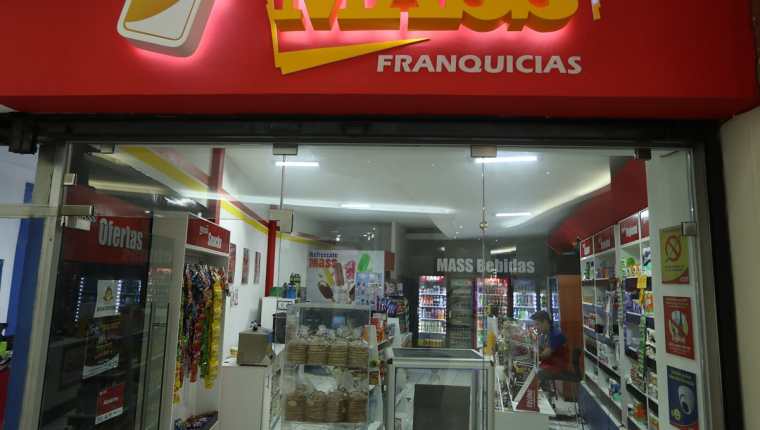Tiendas MASS son franquicias de tiendas de conveniencia o de barrio, que pueden ser instaladas en locales comerciales, en centros comerciales, en edificios de vivienda o oficinas, y en condominios. (Foto, Prensa Libre: Esbin García).