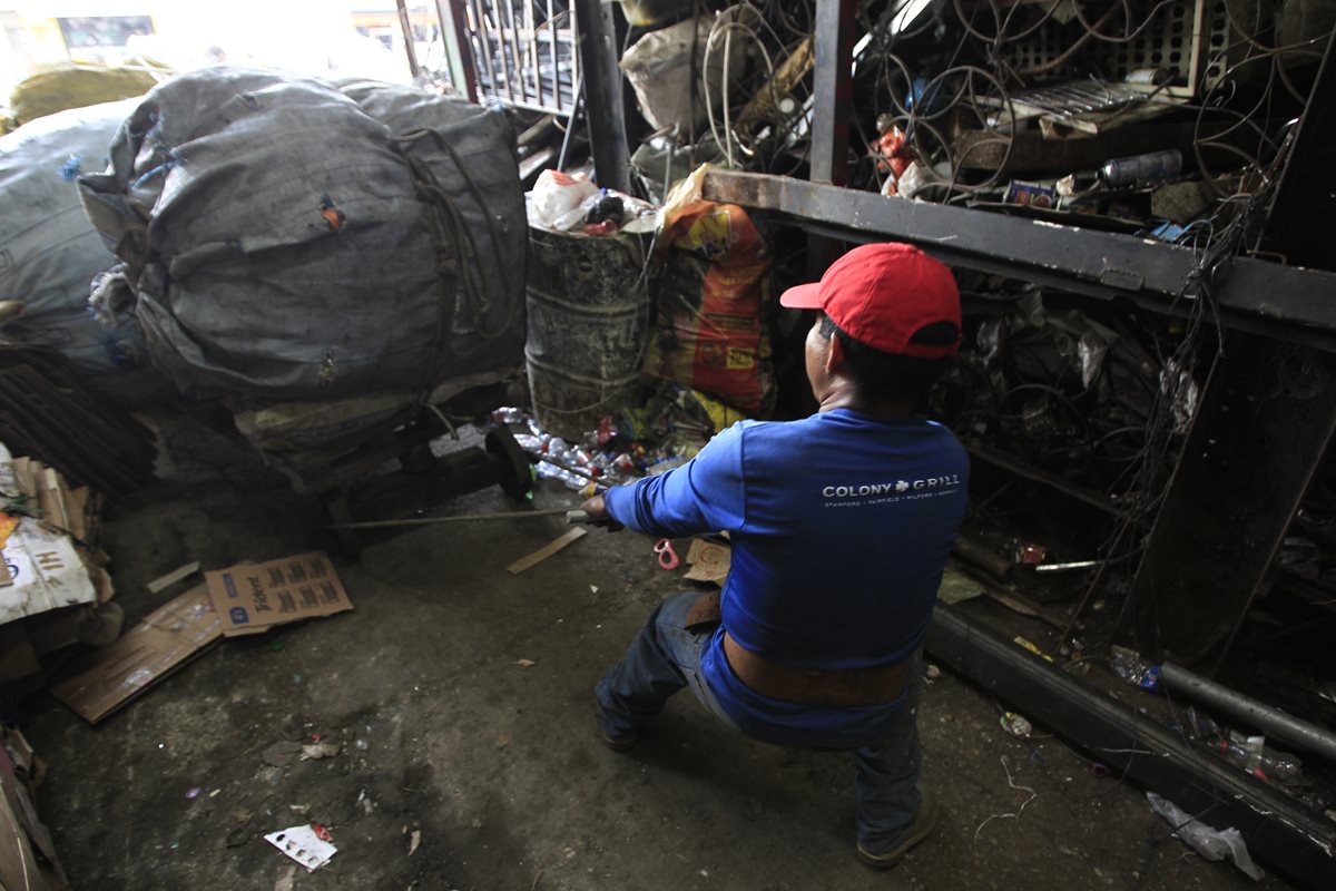 La industria del reciclaje se fortalece en Guatemala. (Foto Prensa Libre: Carlos Hernández Ovalle)