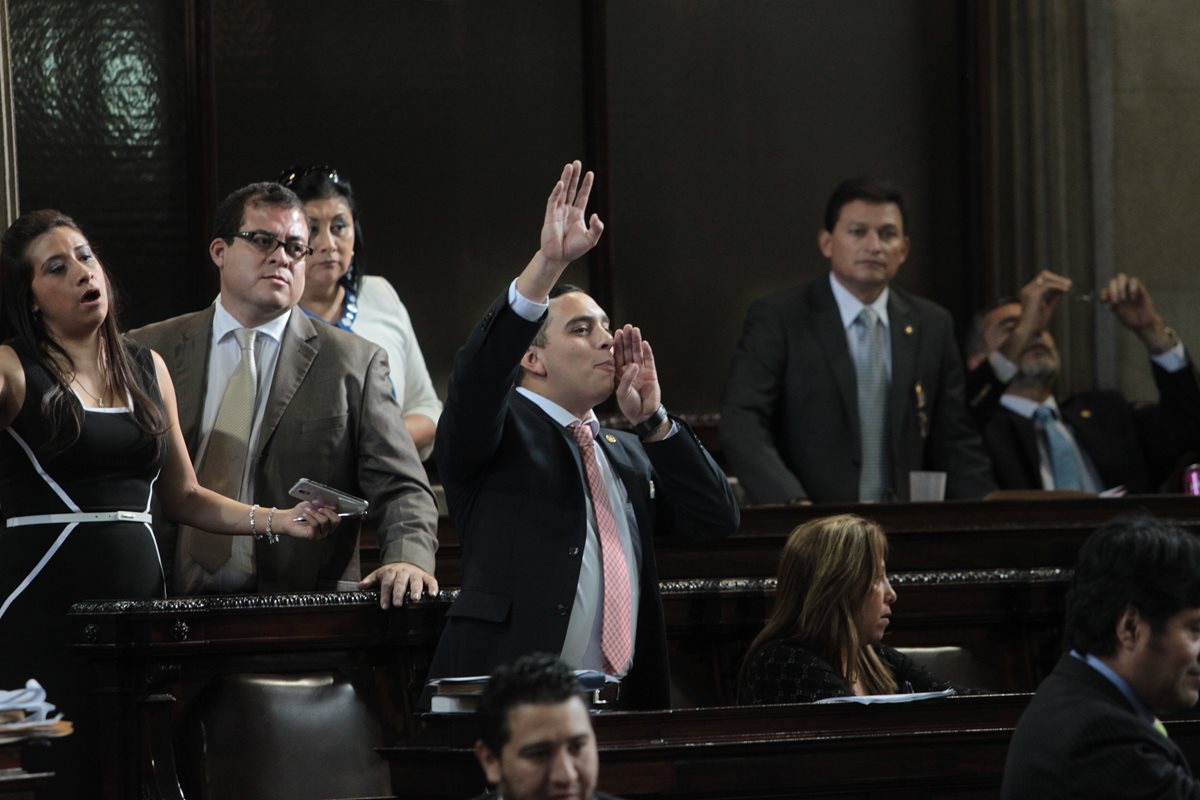 Juan Manuel Giordano, durante la sesión plenaria del jueves. (Foto Prensa Libre: Hemeroteca PL)