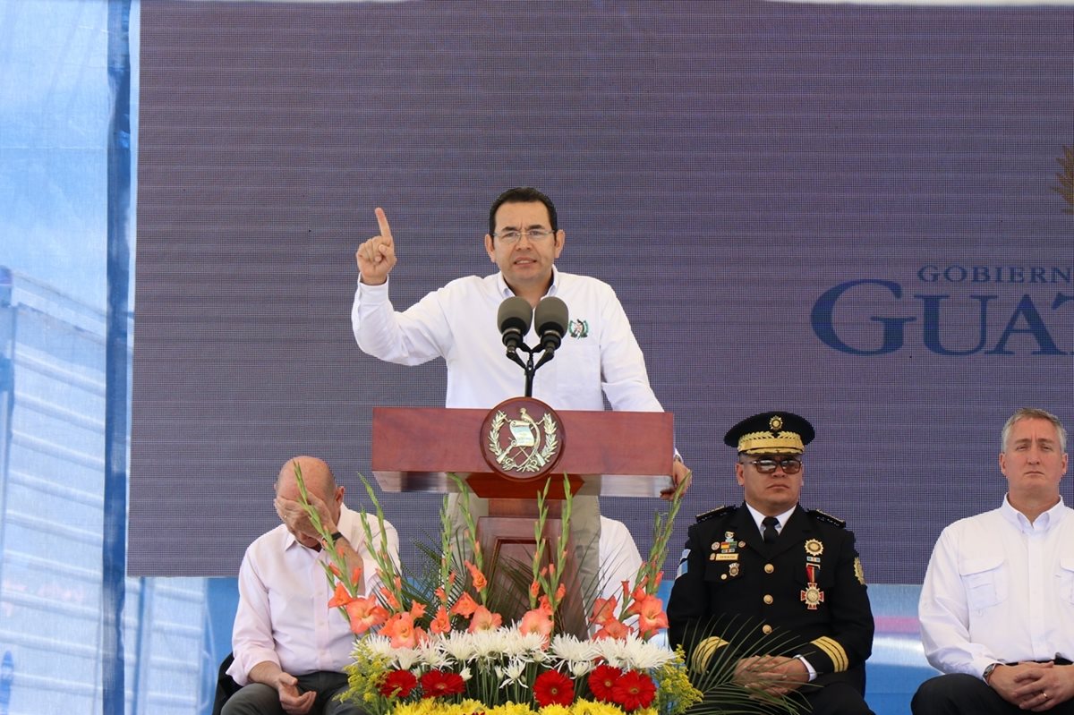El presidente Jimmy Morales aseguró que su gobierno tiene logros en educación y salud. (Foto Prensa Libre: María José Longo)