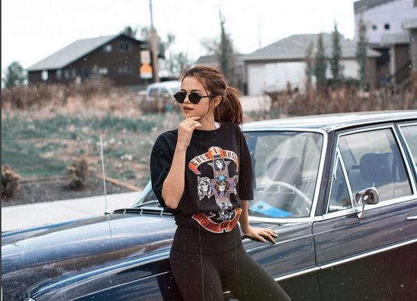 Selena Gómez siempre sorprende con sus fantásticos looks. (Foto Prensa Libre: Instagram Selena Gómez)