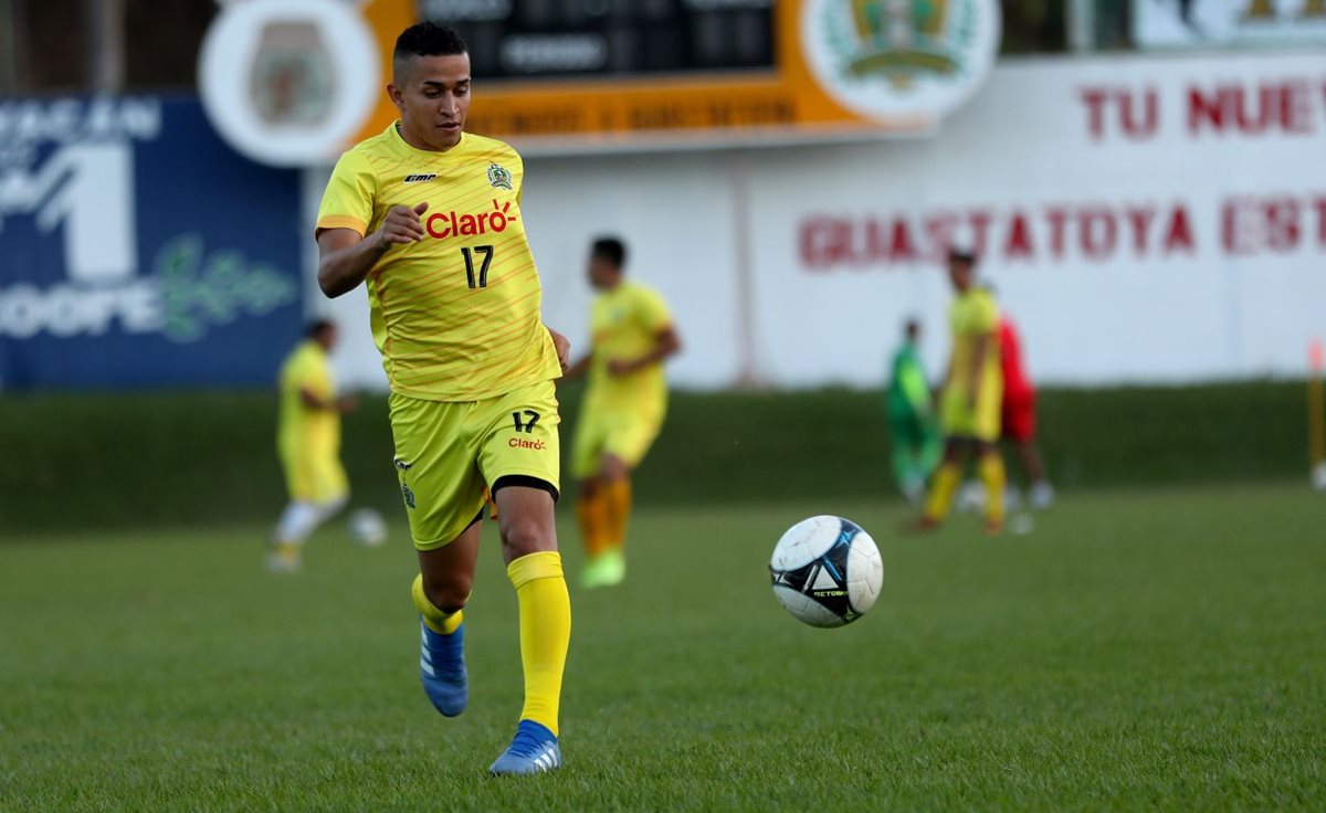 Marvin Ceballos buscará ganarse la titularidad en Guastatoya. (Foto Prensa Libre: Francisco Sánchez)