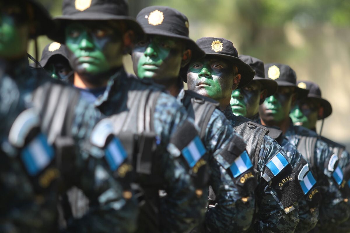 Guatemala cuenta con, aproximadamente, 35 mil policías para brindar seguridad a sus 15 millones de habitantes. (Foto Prensa Libre: Hemeroteca PL)