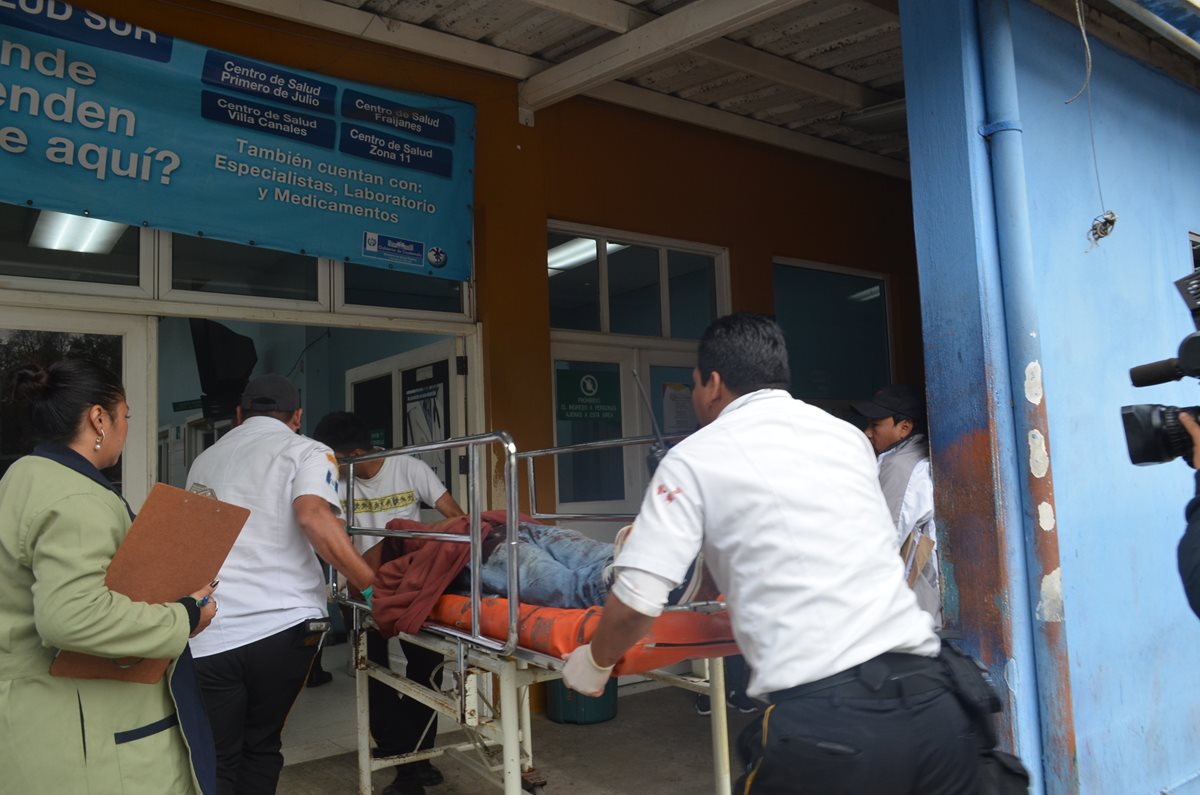 Dos crímenes ocurrieron en la mañana y tarde en Villa Nueva con saldo de un muerto y cinco heridos. (Foto Prensa Libre: Erick Avila)