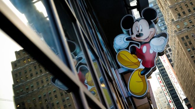 Bart Simpson ahora trabaja para Mickey Mouse: ¿qué consigue Disney con la compra de la división de entretenimiento de Fox?