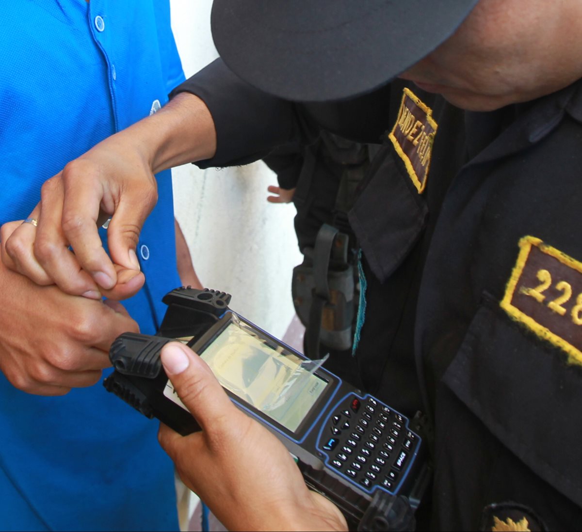 La Policía ya está implementando la tecnología en operativos a gran escala. (Foto Prensa Libre: Hemeroteca PL)