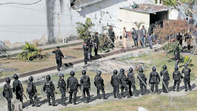 El Barrio 18 asesinó el viernes pasado a cuatro pandilleros en el Preventivo de la zona 18. Los acusó de colaborar con el MP. (Foto Prensa Libre: Hemeroteca PL)