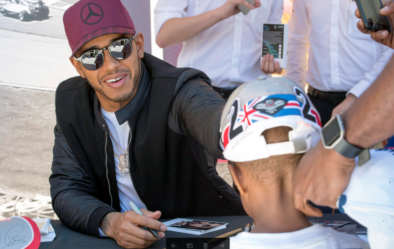 El piloto británico Lewis Hamilton espera lograr mejores resultados en el Gran Premio de Canadá. (Foto Prensa Libre: AP)