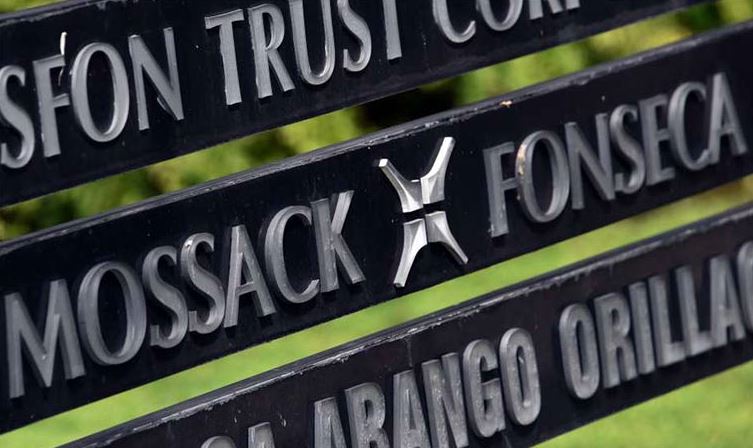 La fiscalía panameña allanó este jueves las oficinas de Mossack Fonseca y acusa a sus socios de blanqueo de capitales. (Foto Prensa Libre: AFP)