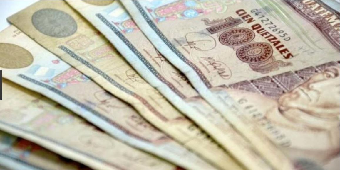 La colocación de bonos del tesoro que llevará a cabo el Minfin es para personas individuales. (Foto Prensa Libre: Hemeroteca PL)