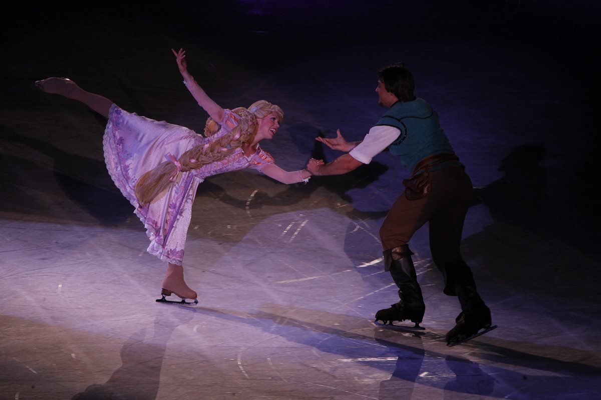 El espectáculo de Disney On Ice presenta a cuatro princesas de los cuentos de hadas. (Foto Prensa Libre: Paulo Raquec)