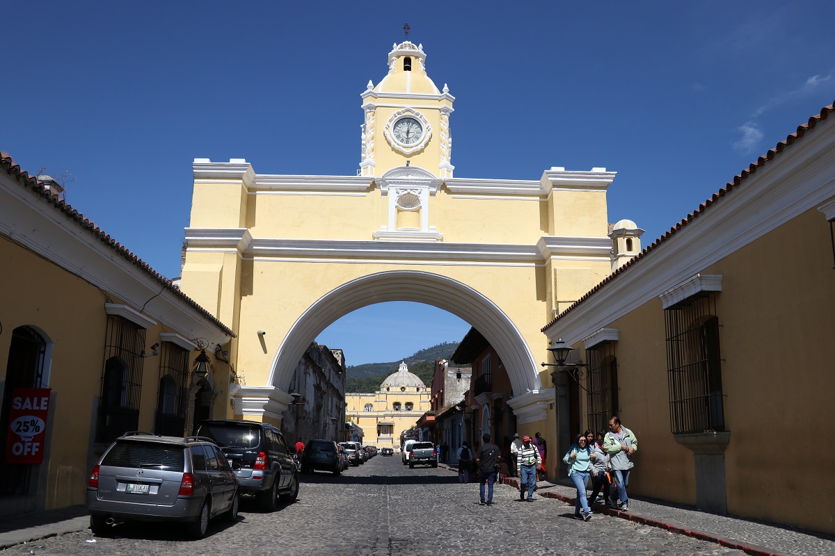 La edición 17 del Festival de la Calle del Arco de Antigua Guatemala, Sacatepéquez, es uno los eventos más esperados para despedir el año. (Foto Prensa Libre: Julio Sicán)