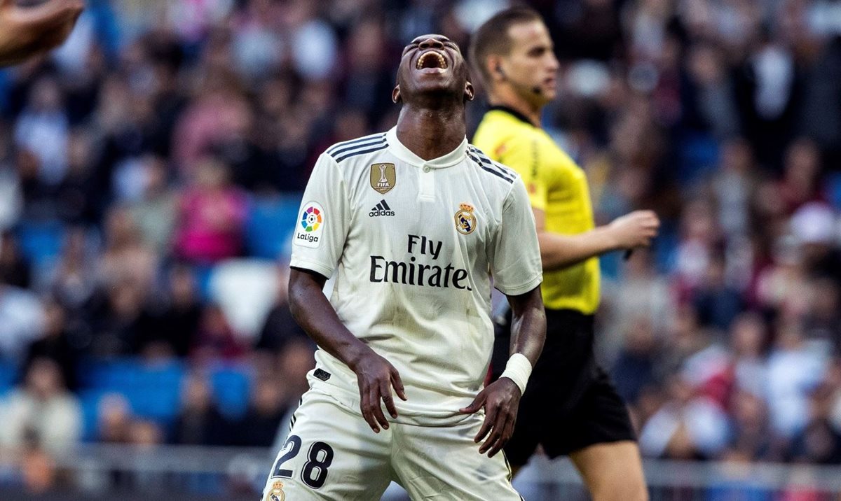 El brasileño Vinícius sigue siendo criticado por la poca efectividad con el Real Madrid. (Foto Prensa Libre: AFP).