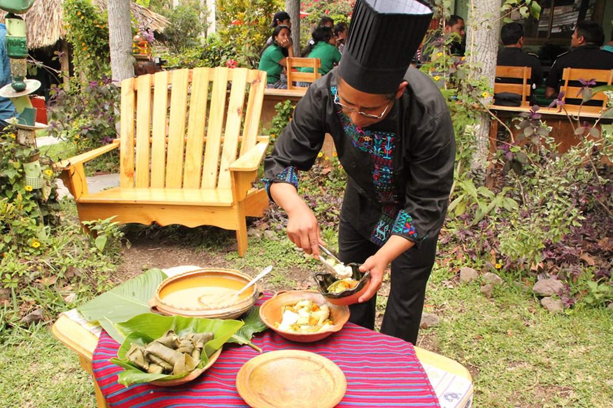 La riqueza de la gastonomía guatemalteca es parte importante de nuestra cultura, según expertos. (Foto Prensa Libre: Ángel Julajuj)