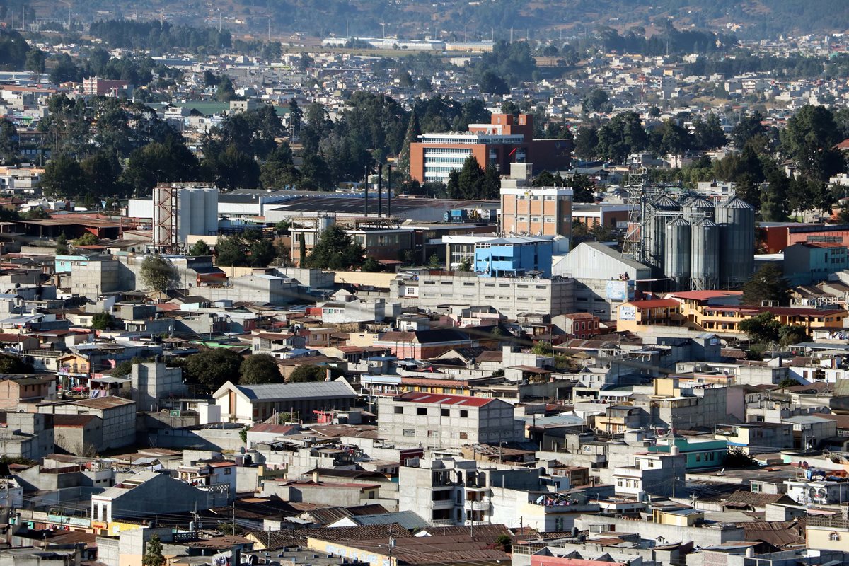 Vista de la Ciudad de Quetzaltenango, en donde se han efectuado varias capturas de peligrosos delincuentes. (Foto Prensa Libre: Carlos Ventura)