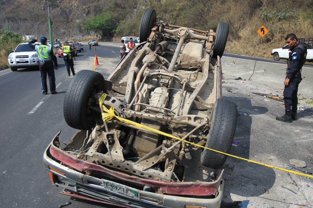 En el Diálogo Libre, expertos analizan el peligro en las carreteras. (Foto Prensa Libre: Hemeroteca PL)