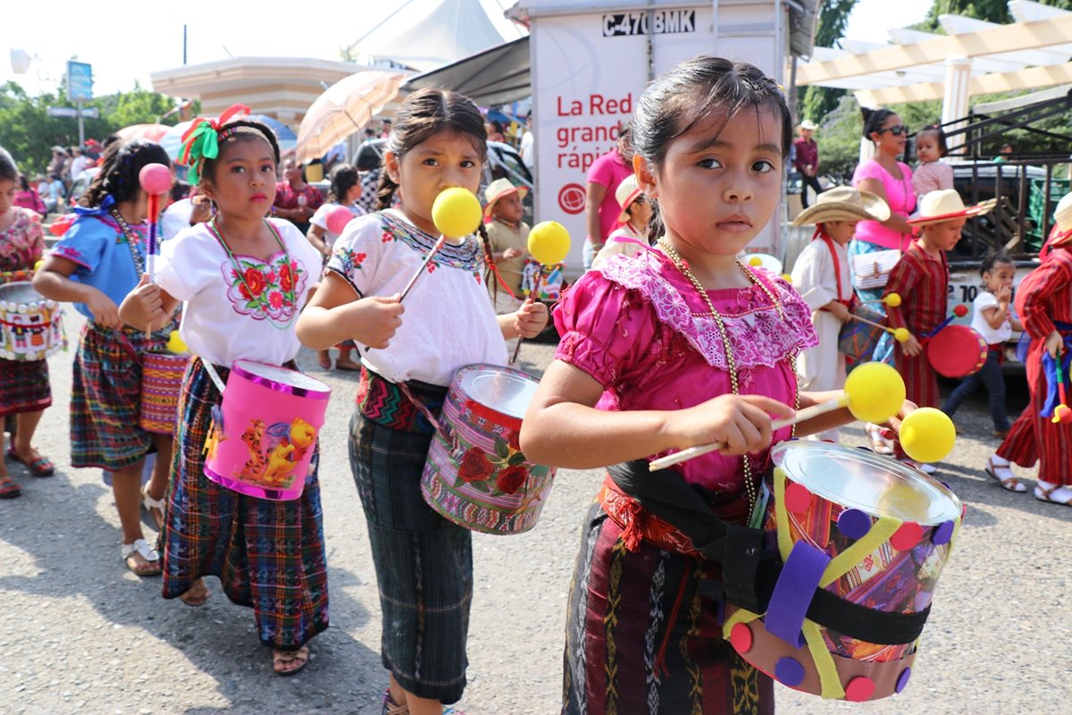Desfile escolar en la cabecera de Chiquimula. (Foto Prensa Libre: Mario Morales)