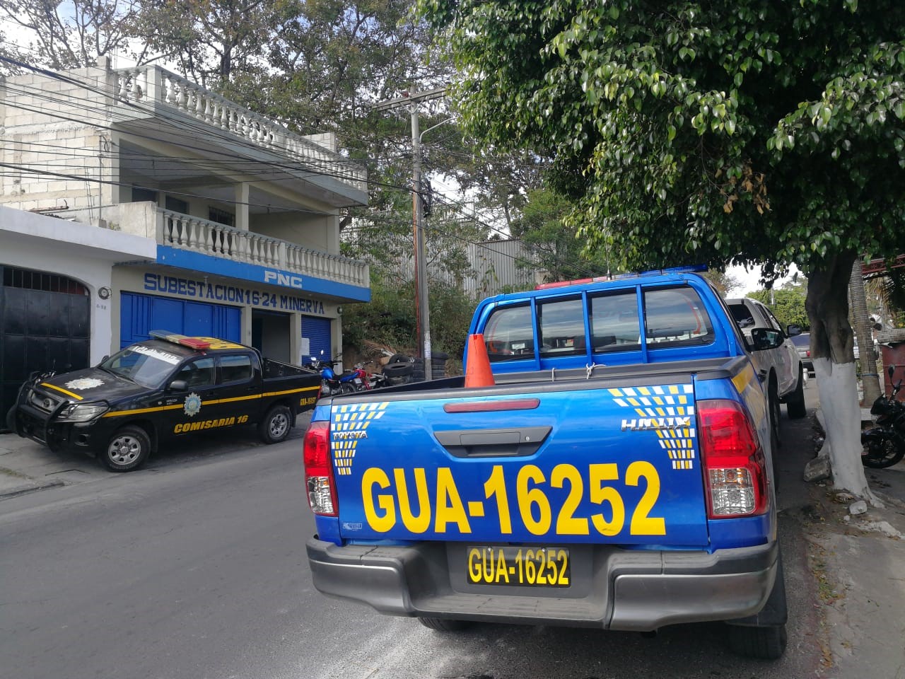 El autopatrulla GUA-16252 fue en la que los policías efectuaron el operativo en el que se detuvo al hijo del diputado Juan Ramón Lau. (Foto Prensa Libre: Edwin Pitán) 