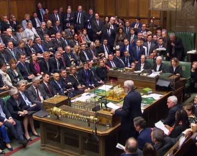 Parlamento británico vota contra el Brexit y el Reino Unido se hunde en la incertidumbre