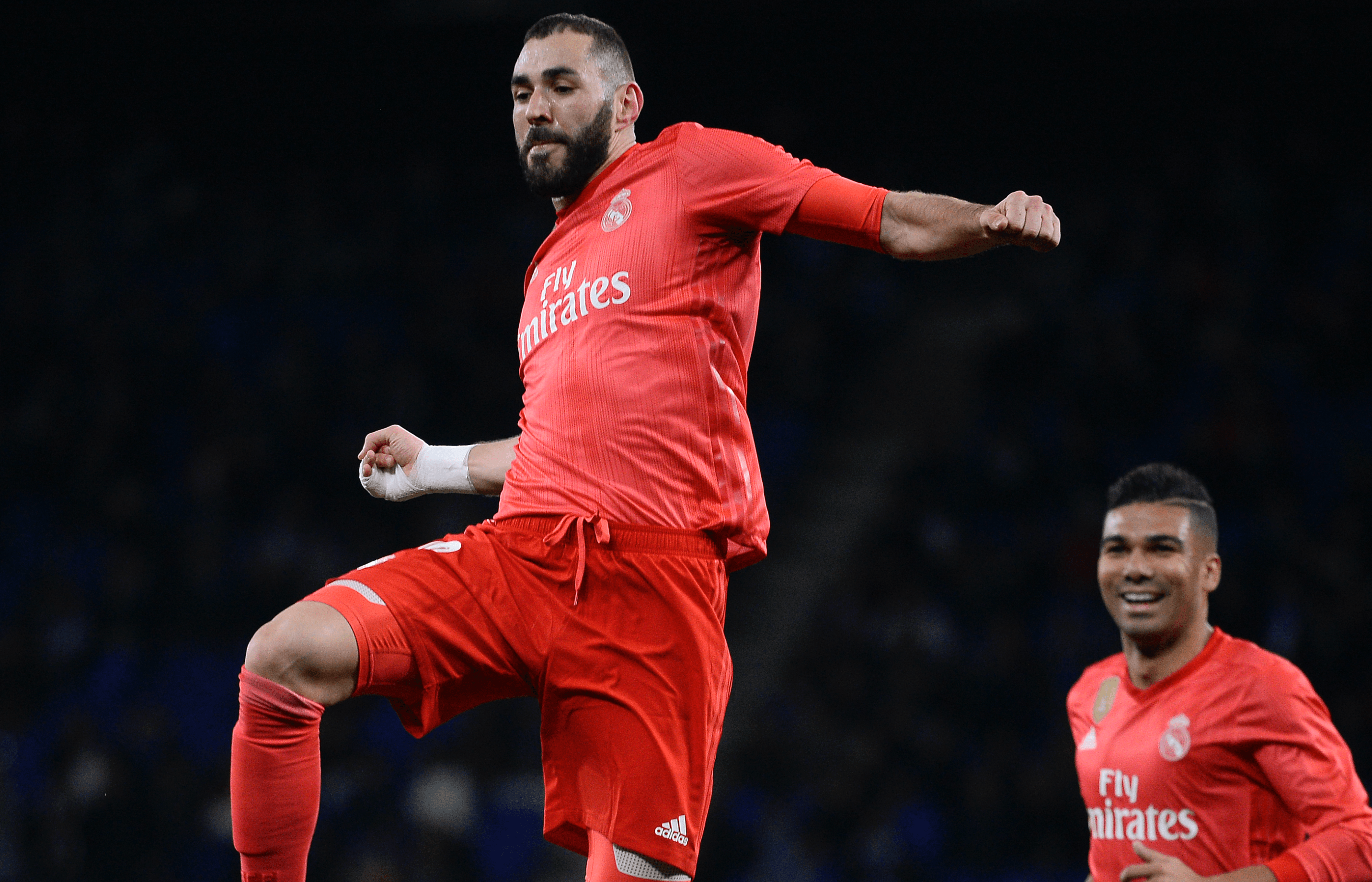 Karim Benzema consiguió un doblete en la victoria del Real Madrid contra el Espanyol. (Foto Prensa Libre: AFP)