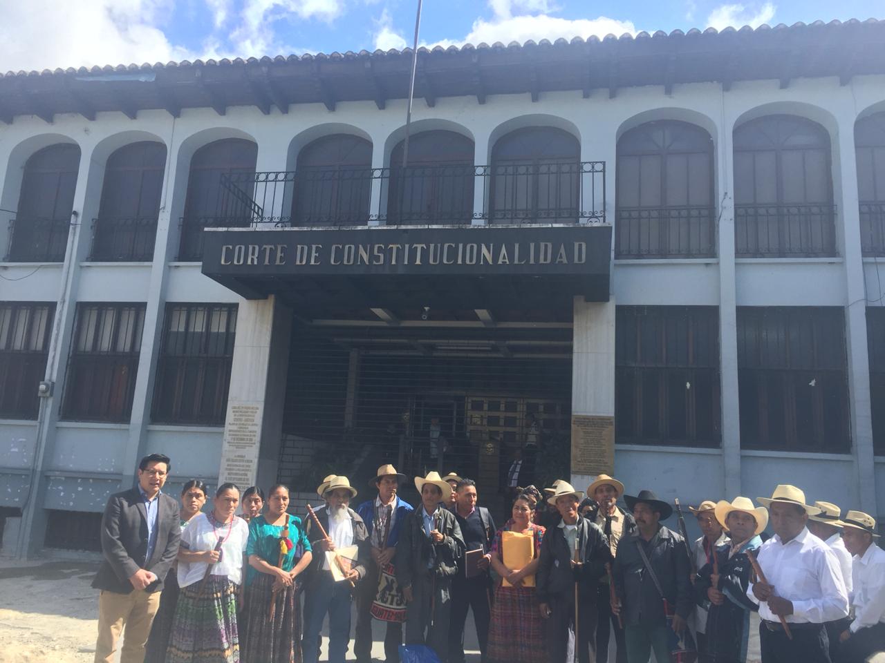 Autoridades ancestrales de Totonicapán presentan un recurso de amparo en contra de la CSJ. (Foto Prensa Libre: Acción Ciudadana)