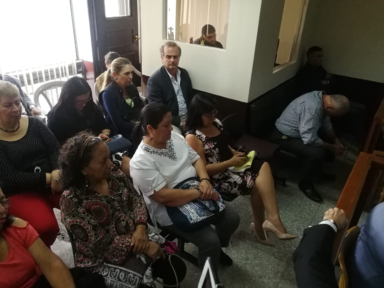 La audiencia de revisión de medidas de coerción se suspendió en el Juzgado Décimo Penal. (Foto Prensa Libre: Érick Ávila)