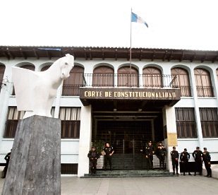 Magistrados conocen amparos a favor de tres magistrados de la Corte de Constitucionalidad. (Foto Prensa Libre: Hemeroteca PL)