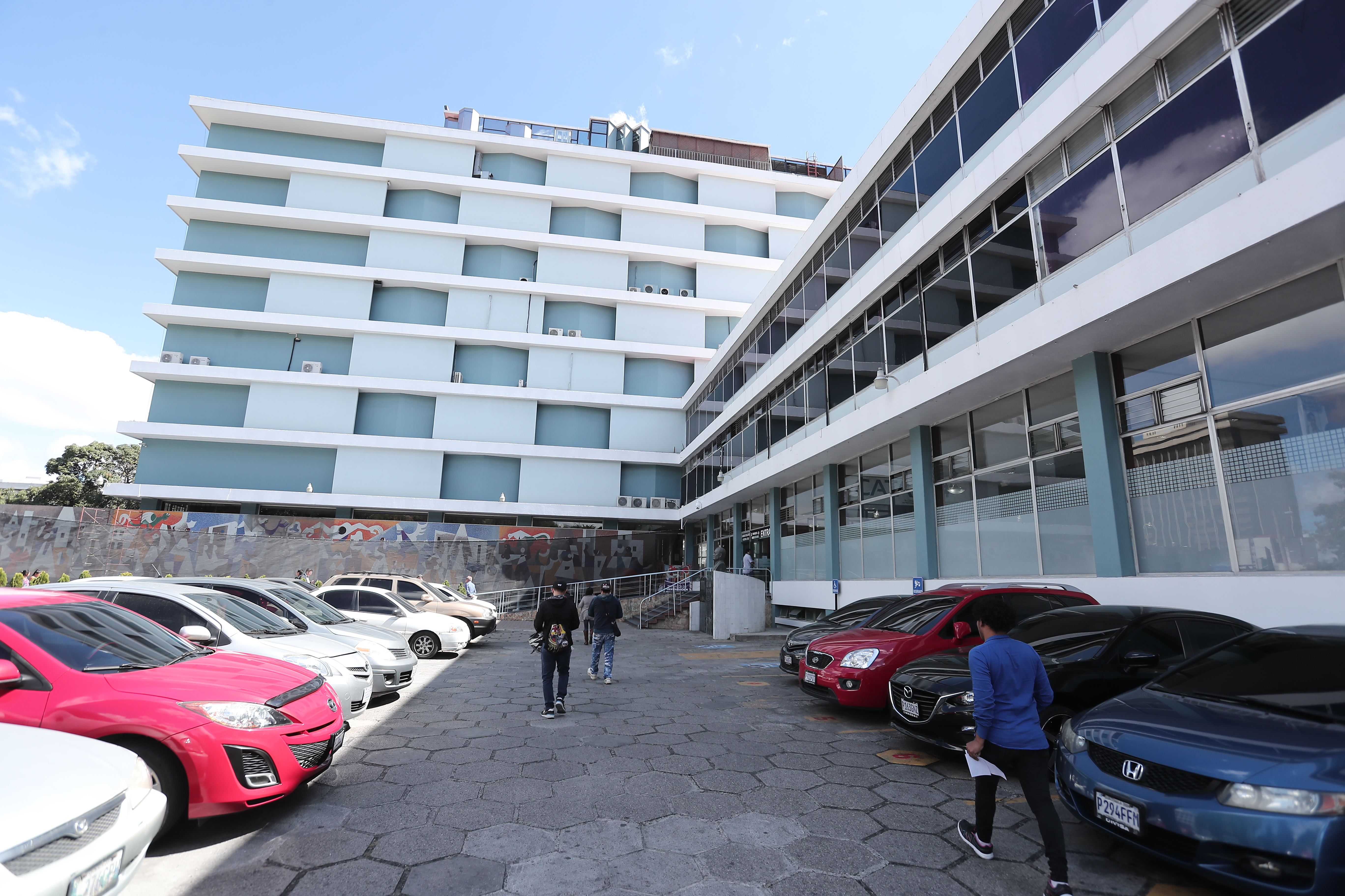 Este año habrá cambio del director presidente del IGSS y sector trabajador y empleador está atento a la designación. (Foto Prensa Libre: Hemeroteca) 