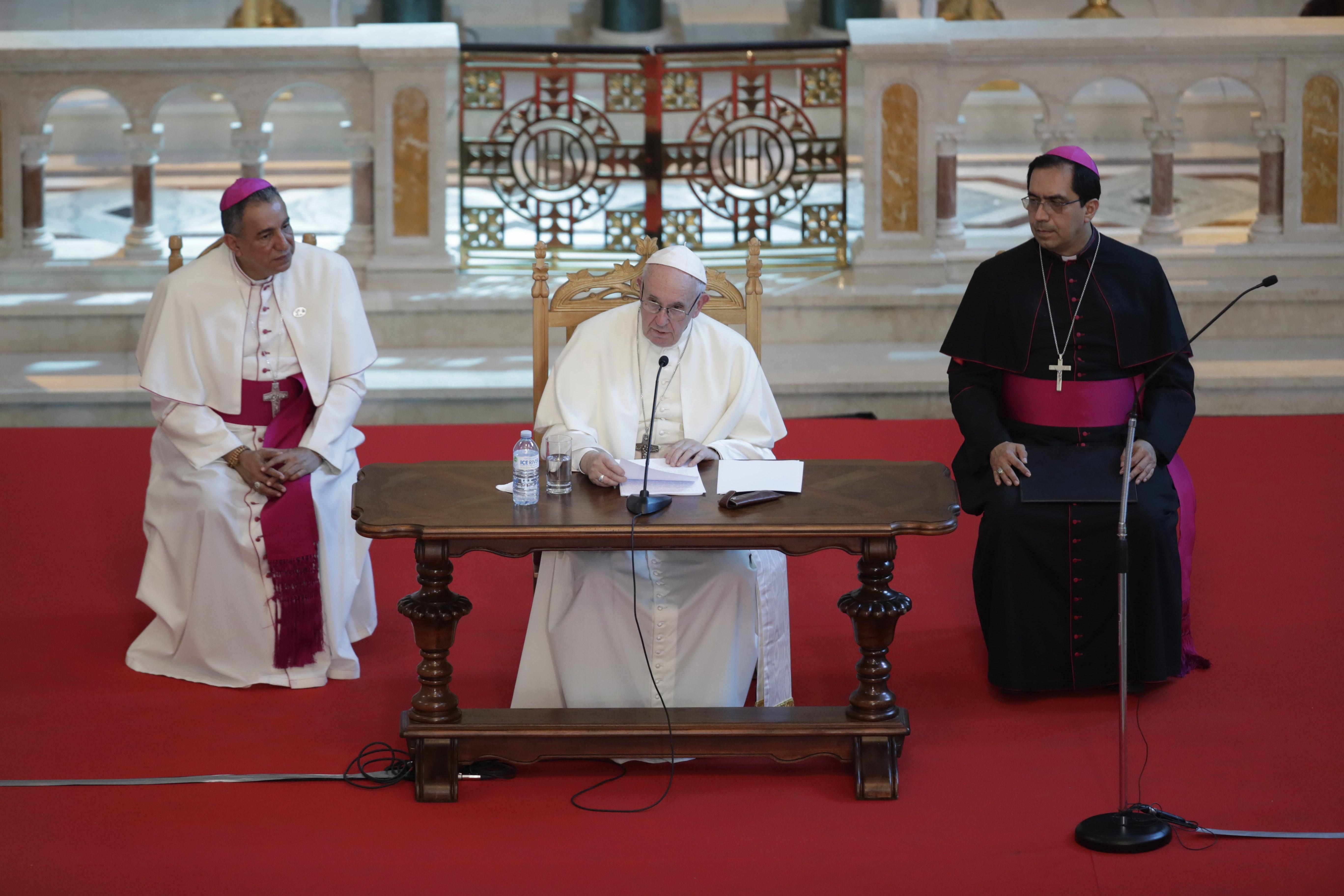 El papa Francisco se reunió con los obispos de Centroamérica en la iglesia San Francisco de AsÍs. (Foto Prensa Libre. EFE)