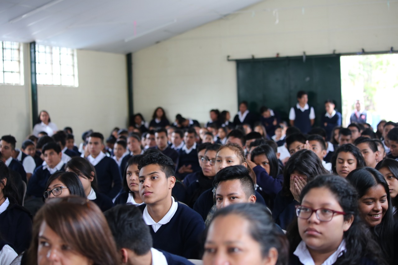 Unos mil estudiantes de las Escuelas Fe y Alegría se quedaron sin profesor, por lo que no han podido iniciar las clases. (Foto Prensa Libre: Cortesía)