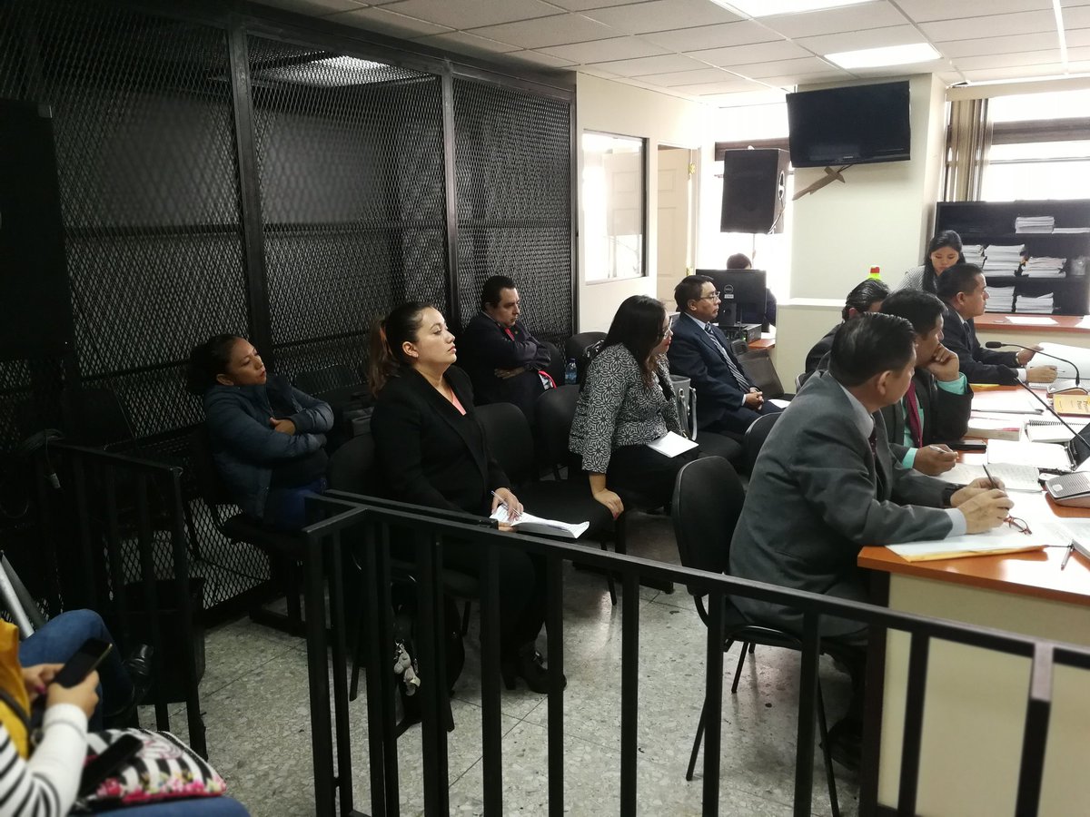 Entre los implicados está la jueza Rocío Murillo (centro), quien fue señalada por el MP de cinco delitos. (Foto Prensa Libre: Kenneth Monzón)