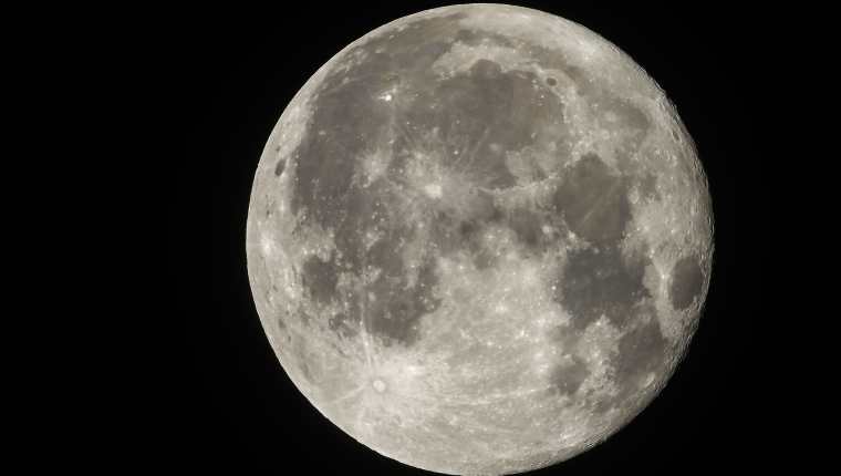 El 20 de enero del 2019 la luna se verá más grande y más brillante, ya que estará más cerca de la Tierra. (Foto Prensa Libre: AFP).