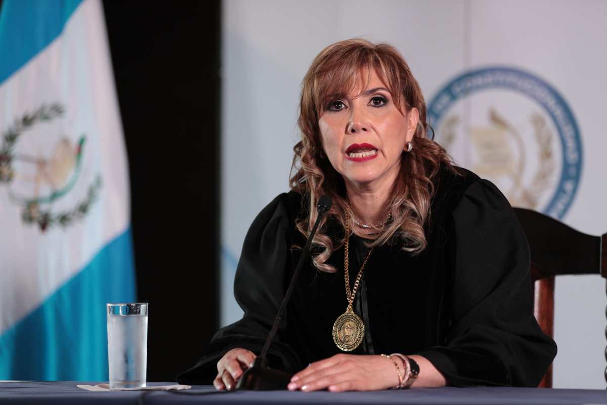 “La Corte está en una crisis institucional”: magistrada Dina Ochoa dice que ya había acuerdo para cesantía de Neftaly Aldana