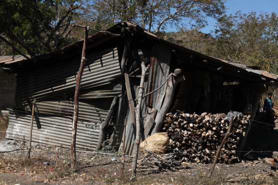 Así son la mayoría de viviendas en Los Magueyes, en San Luis Jilotepeque, Jalapa. Esbin García.
