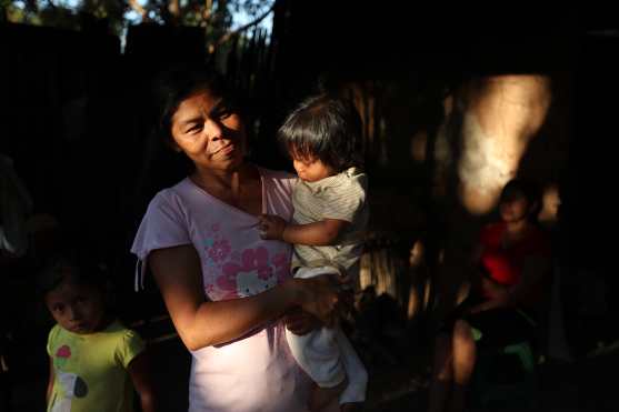 Lucrecia García y su familia recibieron uno de los cupones gubernamentales. Esbin García.