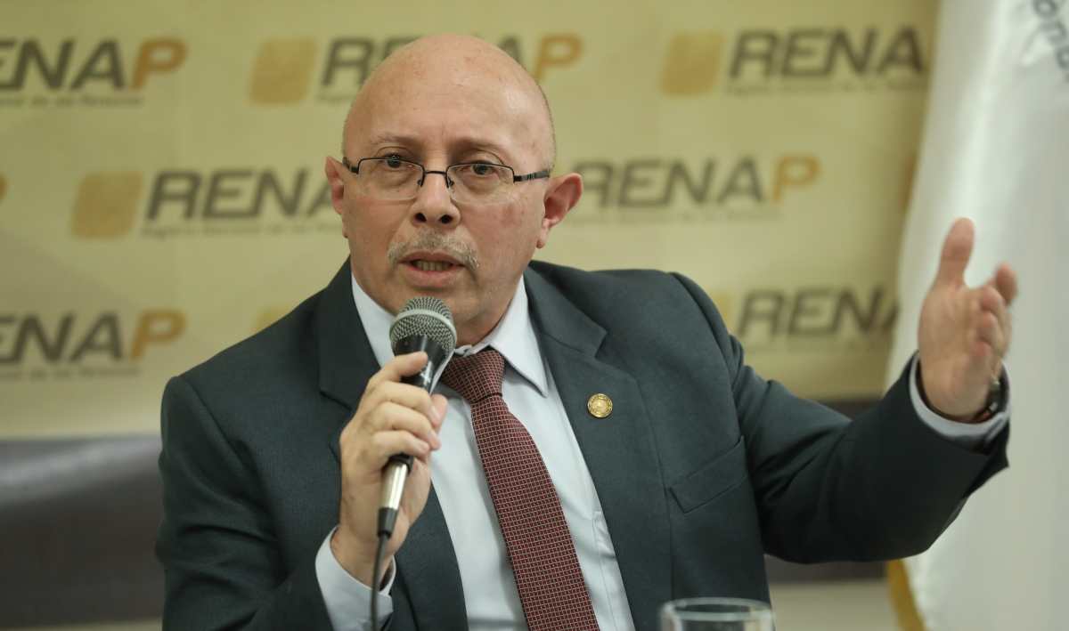 Destituyen al director del Renap, Enrique Alonzo, por irregularidades en su gestión