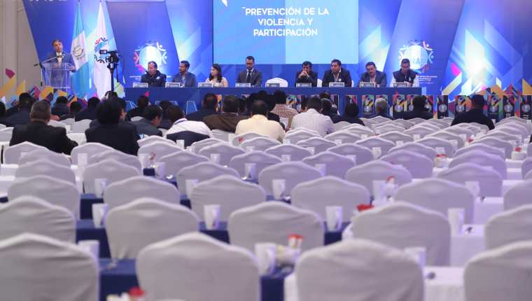 Un centenar de alcaldes asistieron a la Asamblea Ordinaria de la Anam. (Foto Prensa Libre: Erick Avila).