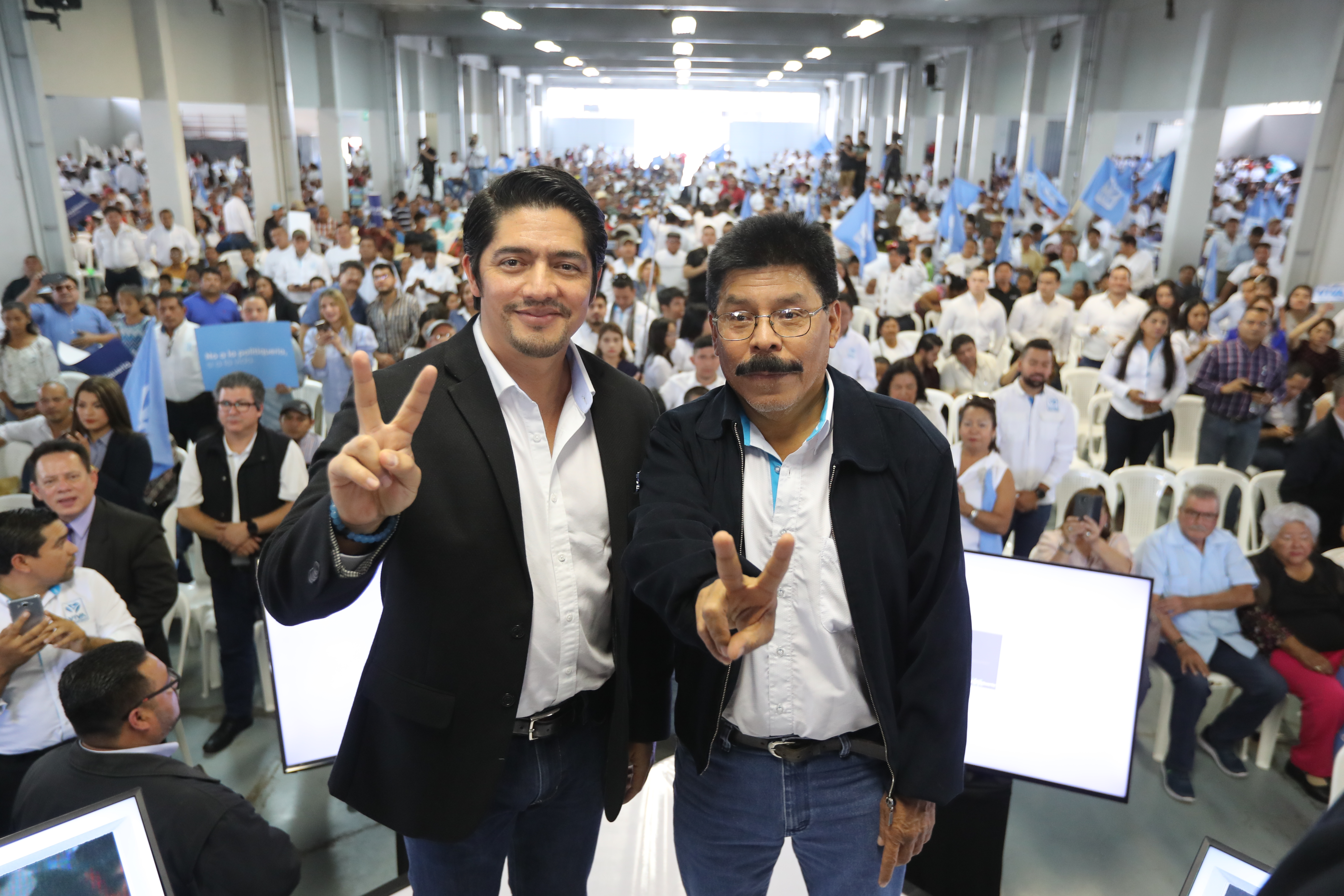 Juan Carlos Eggenberger y Antonio Rodríguez López fueron proclamados como binomio presidencial por el partido Viva (Foto Prensa Libre: Erick Ávila)

