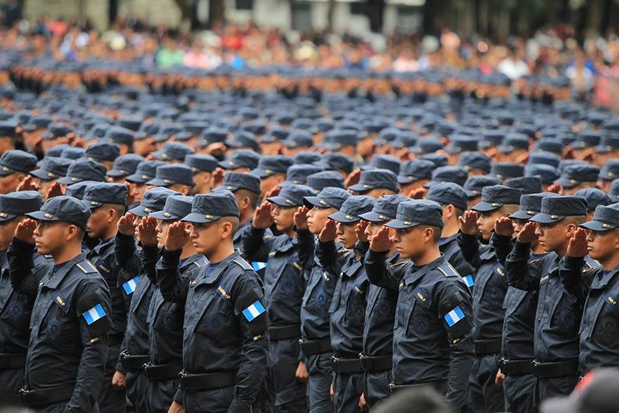 En los últimos 12 meses en la Policía Nacional Civil se removieron a 25 mandos superiores y otros siete investigadores. (Foto Prensa Libre: Hemeroteca PL) 
