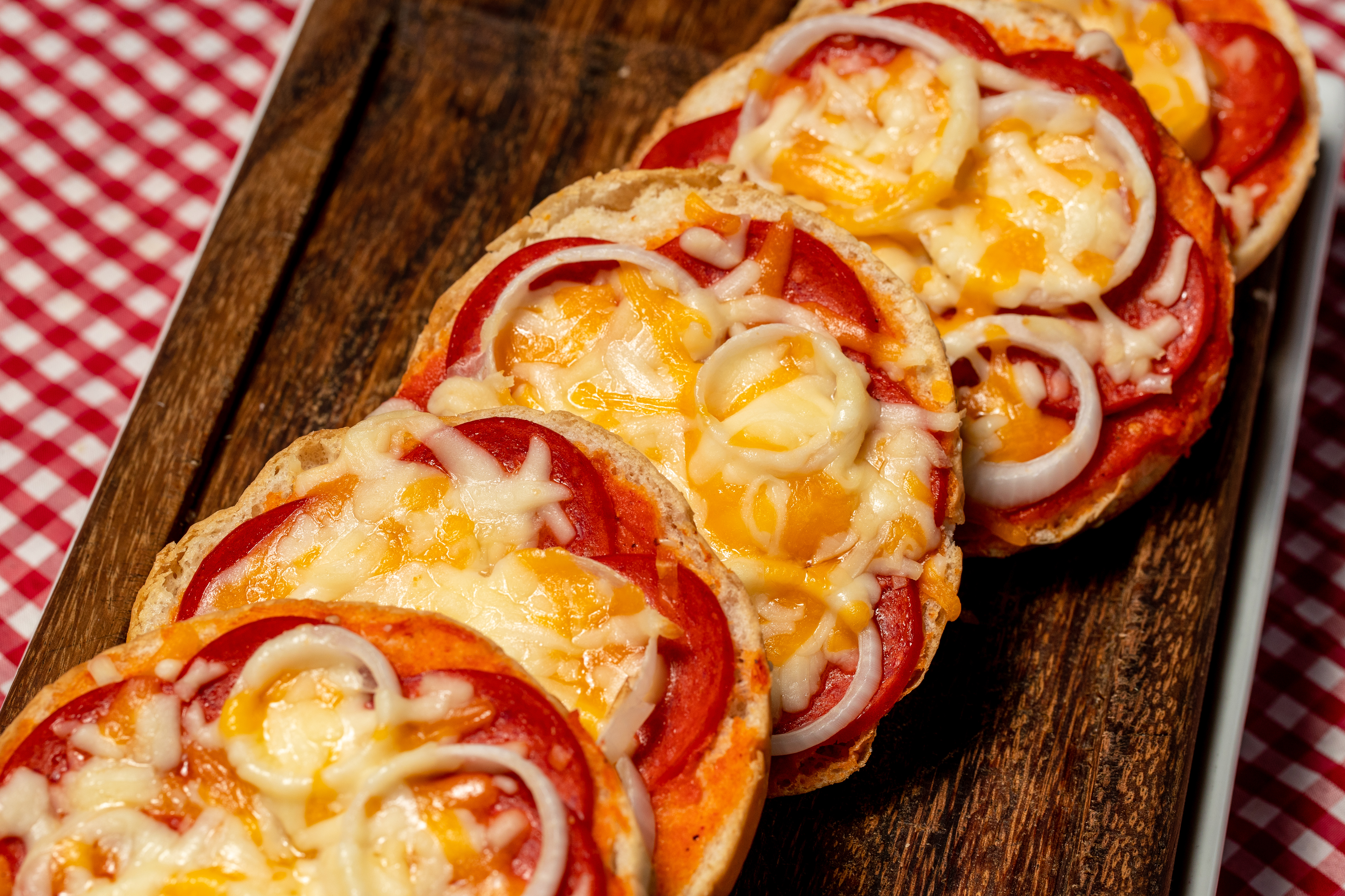 Pizzas rápidas y dos recetas más son platillos recomendados para disfrutar del Super Bowl. (Foto Prensa Libre: Juan Diego González)