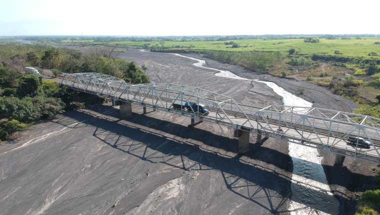 El bajo caudal del río Achiguate afecta a agricultores de la parte sur de Escuintla. (Foto Prensa Libre: Carlos Paredes)