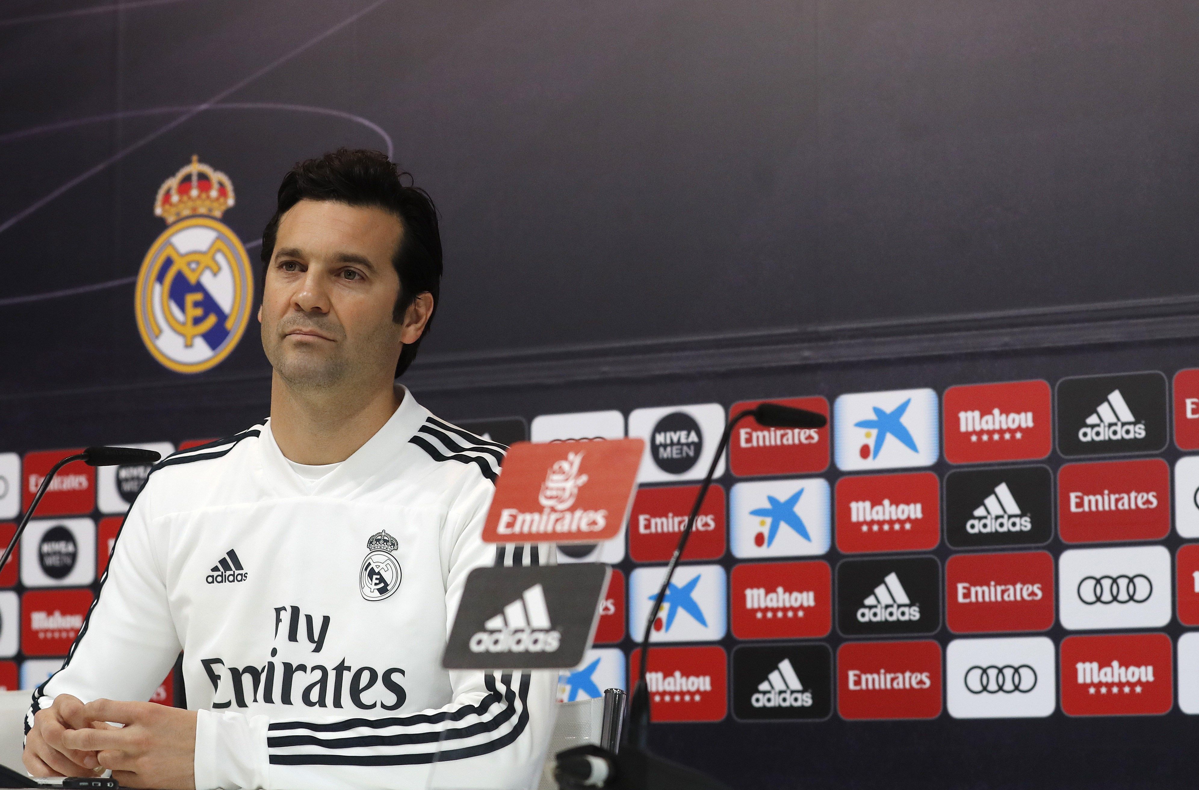El técnico del Real Madrid Santiago Solari, durante la rueda de prensa posterior al entrenamiento del equipo este miércoles en Valdebebas para preparar el partido de cuartos de final de la Copa del Rey que disputan mañana frente al Girona en el Municipal de Montilivi. (Foto Prensa Libre: EFE)