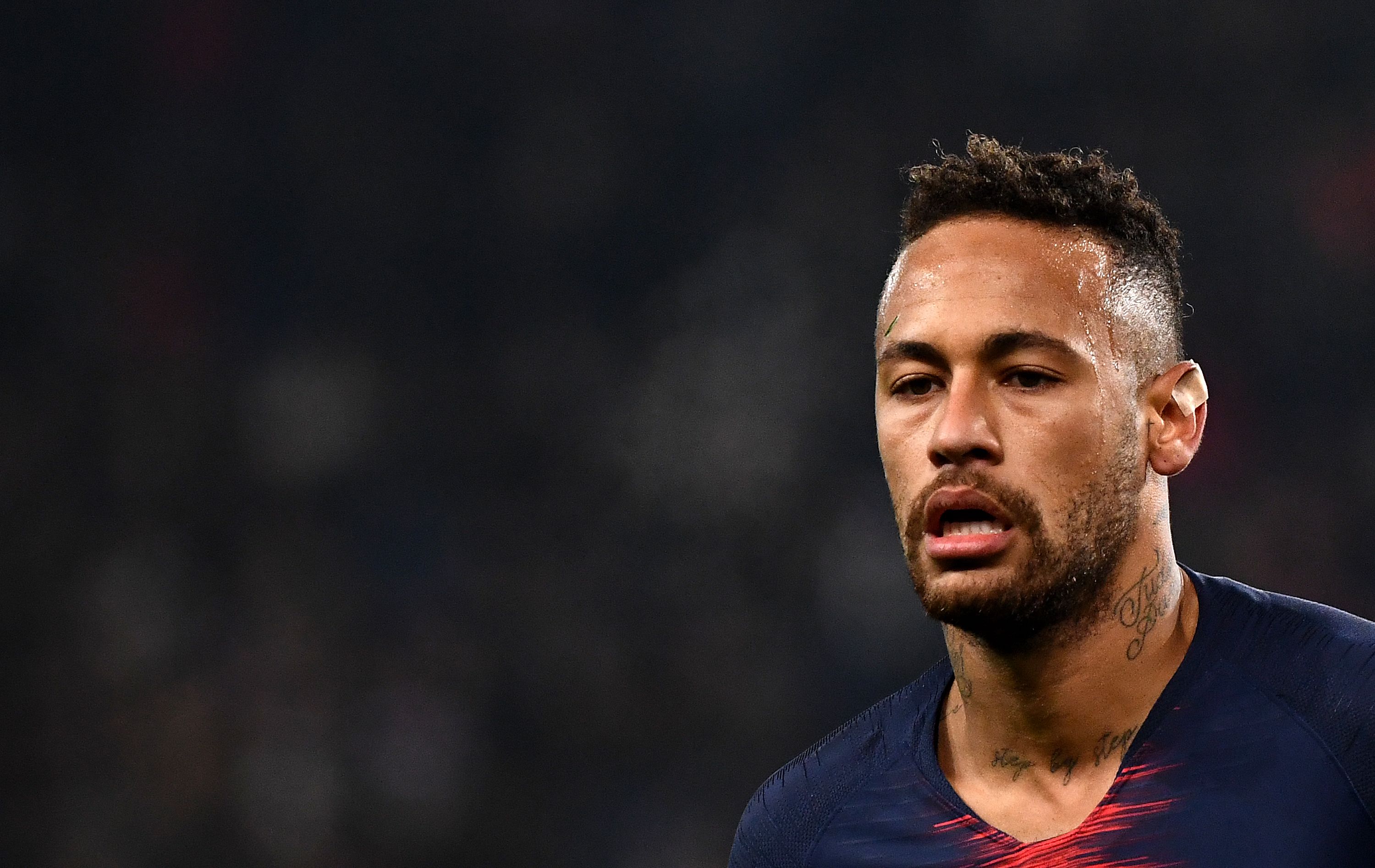 Neymar podría perderse los octavos de final de la Champions. (Foto Prensa Libre: AFP)