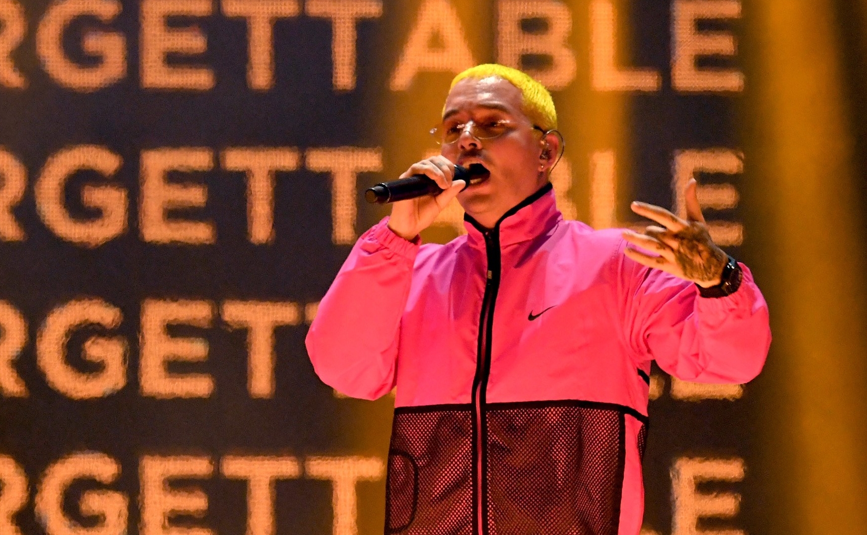 El colombiano J Balvin es uno de los artistas destacados en el EMF. (Foto Prensa Libre: AFP)