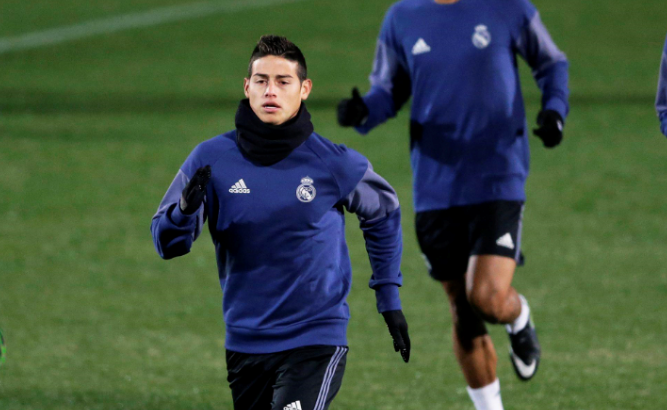 James Rodríguez continuará en fase de recuperación y no podrá jugar este fin de semana con el Real Madrid. (Foto Prensa Libre: EFE)