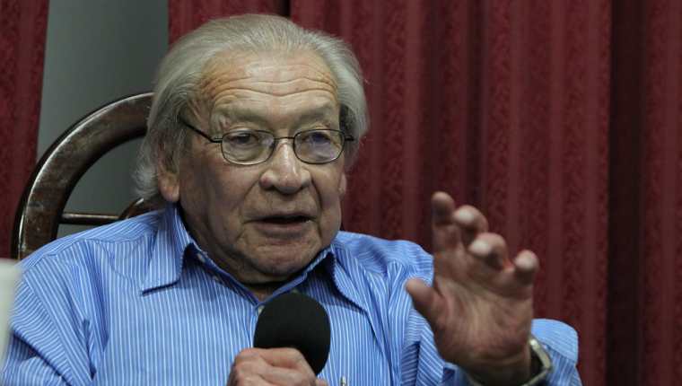 Carlos Guzmán-Bökler dejó un gran legado en el estudio de las ciencias sociales en Guatemala. (Foto Prensa Libre: Hemeorteca PL)