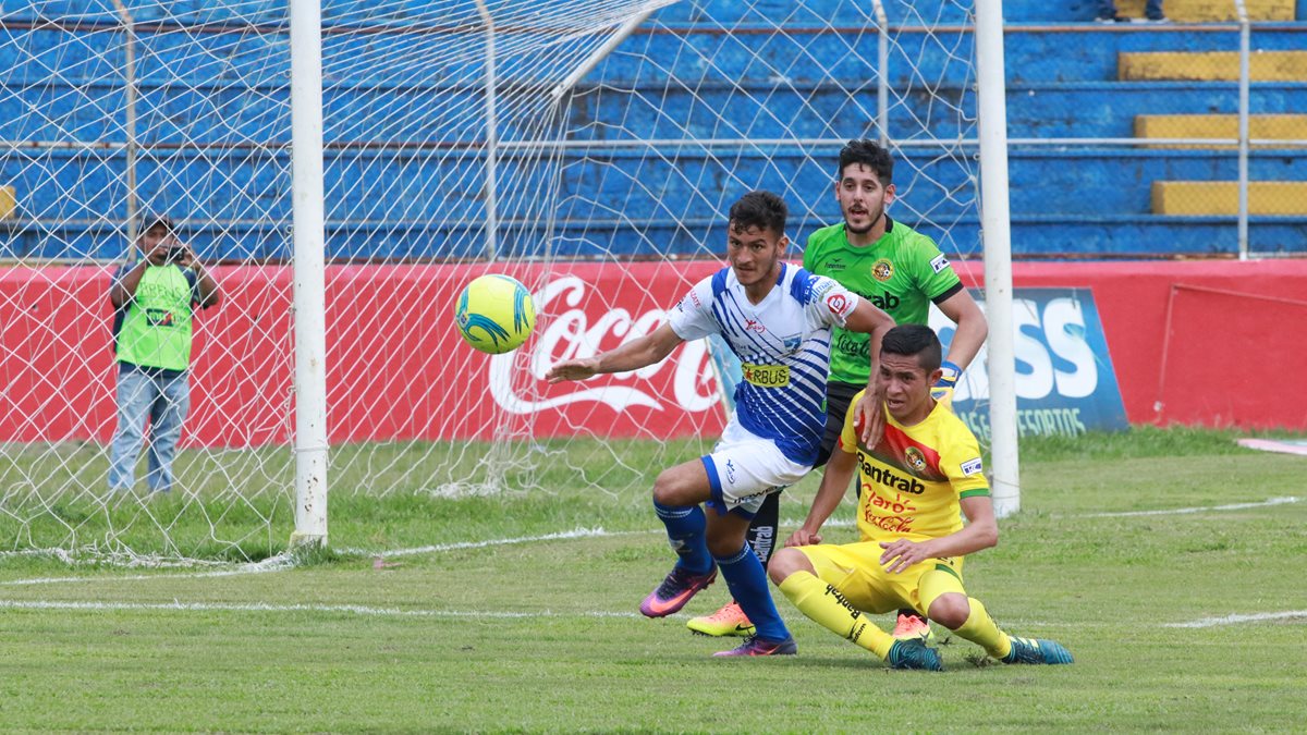 Suchitepéquez y Marquense protagonizaron en Mazatenango el partido que cerró la última fecha de la primera vuelta del Clausura 2018. (Foto Prensa Libre: Cristian Soto)